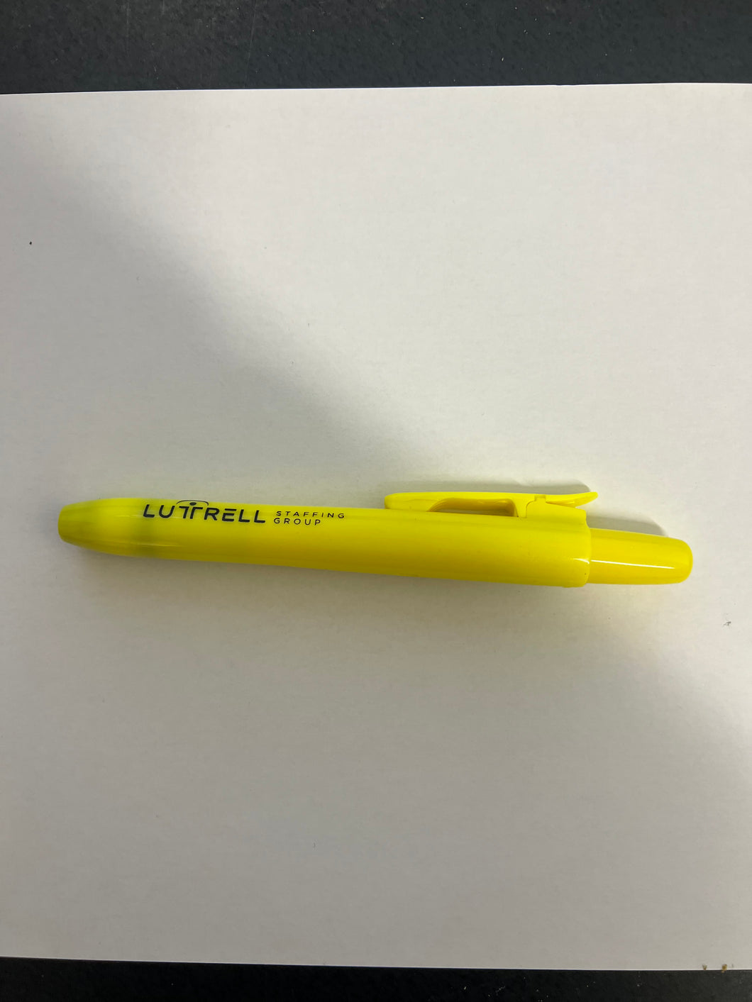 MID SIZED HIGHLIGHTER